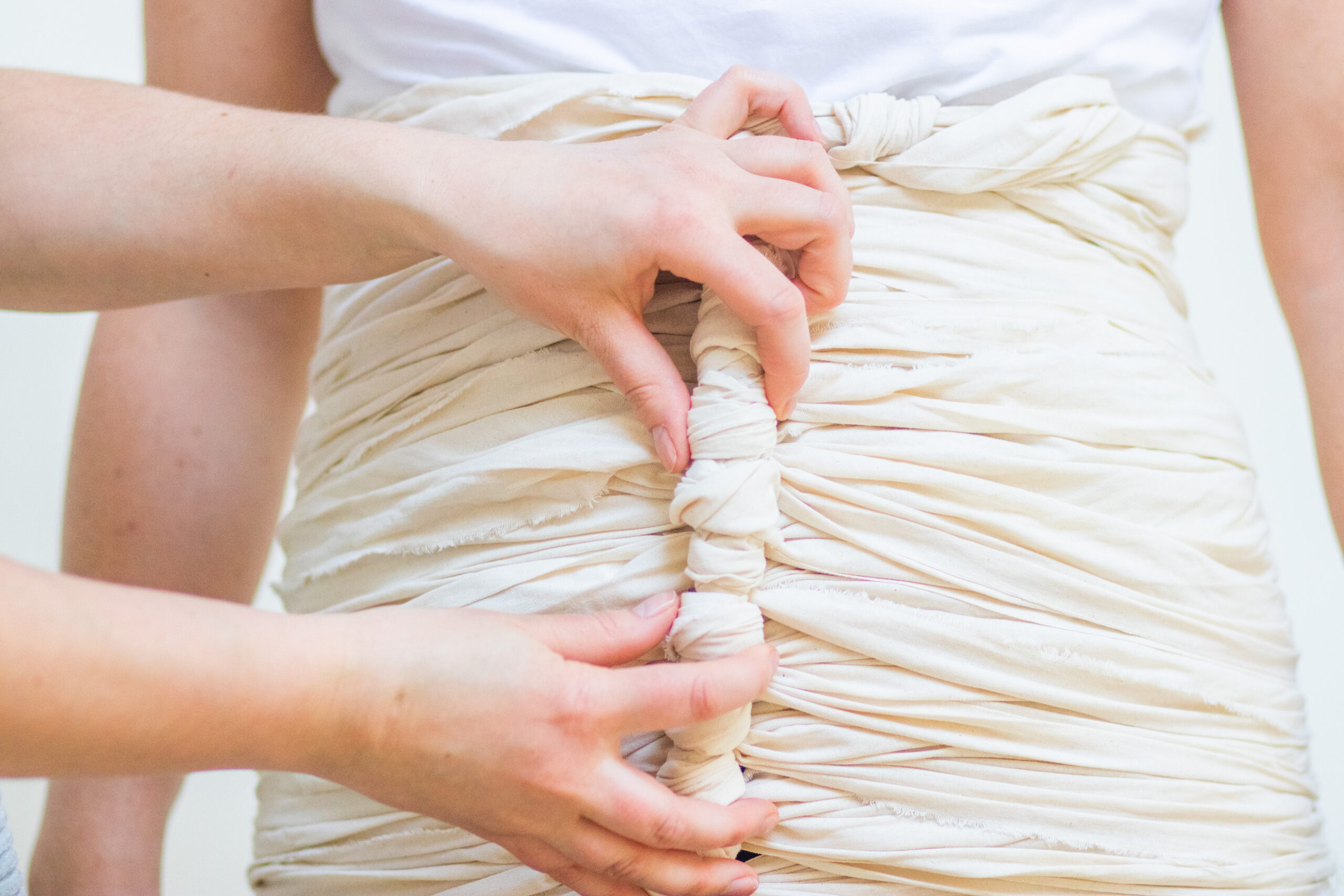 Belly Binding Postpartum Wat Is Het En Hoe Werkt Het Dalalou Natuurlijk