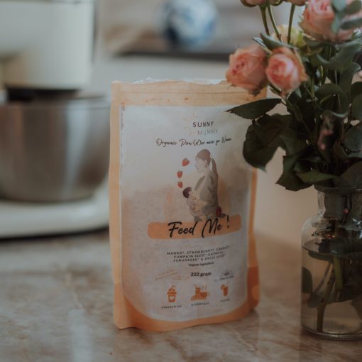 zak met superfood poeder in keuken