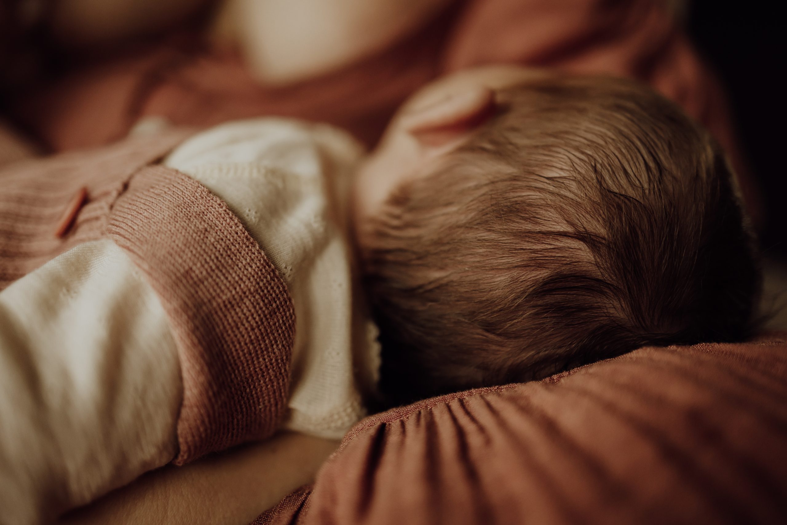 baby aan de borst